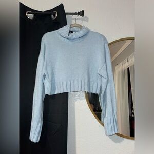 cropped sweater 🩵